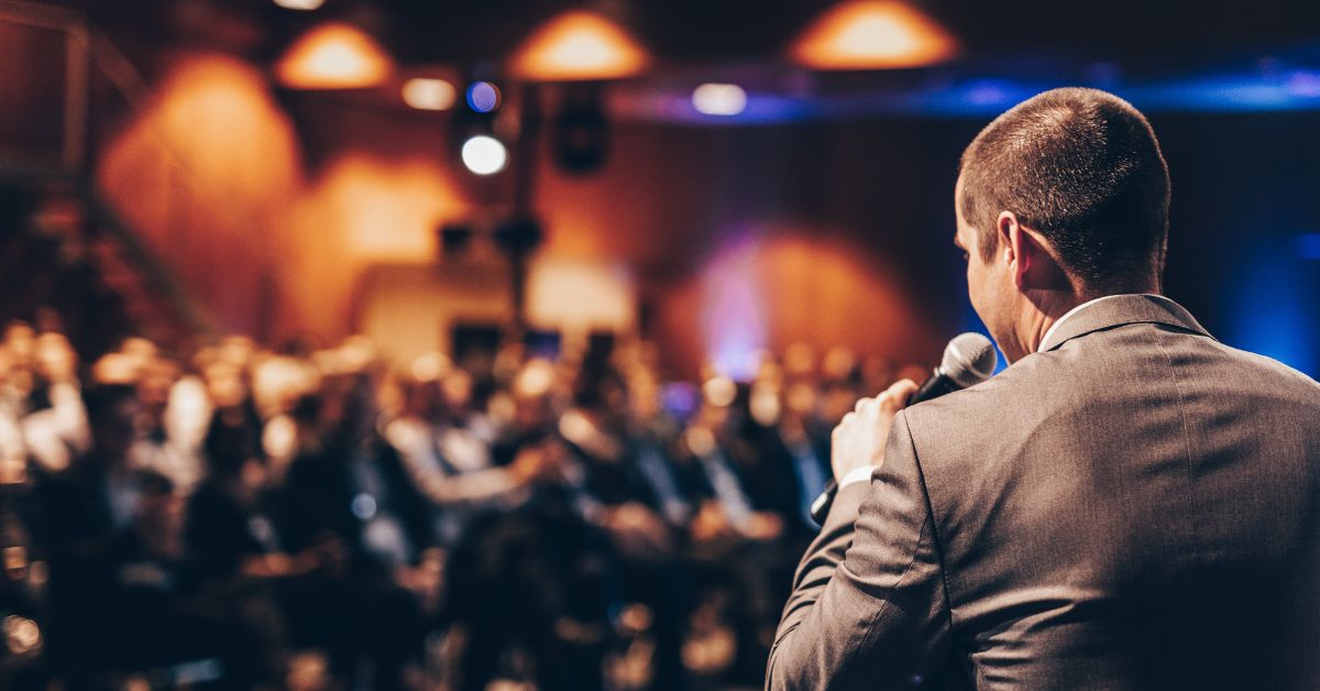 cara menjadi moderator presentasi yang baik