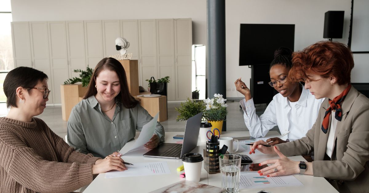 desain presentasi annual pertamina quality award