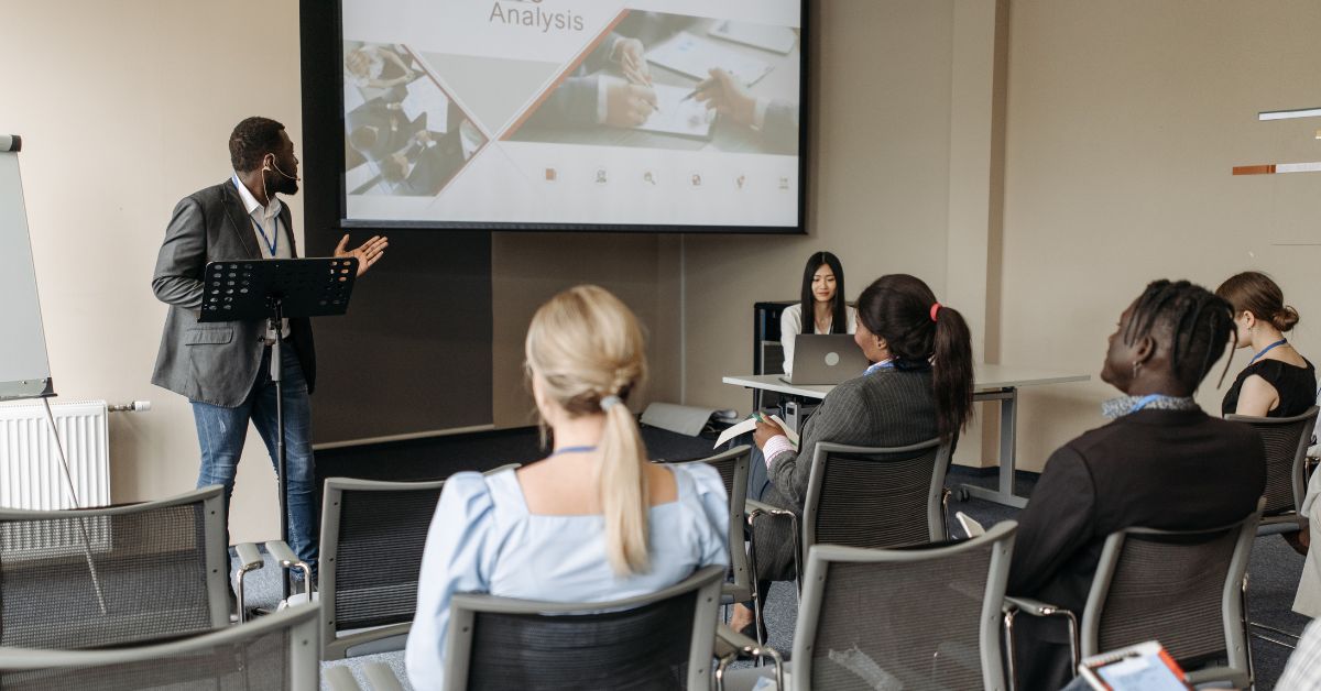 desain presentasi kompetisi contact center