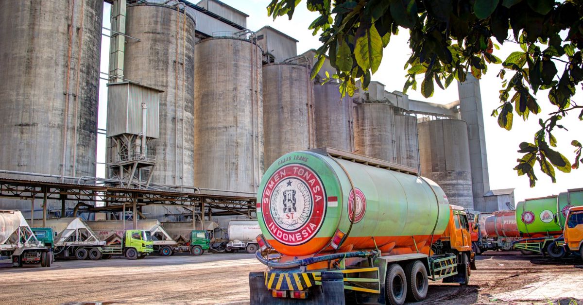 jasa desain presentasi pt semen tonasa