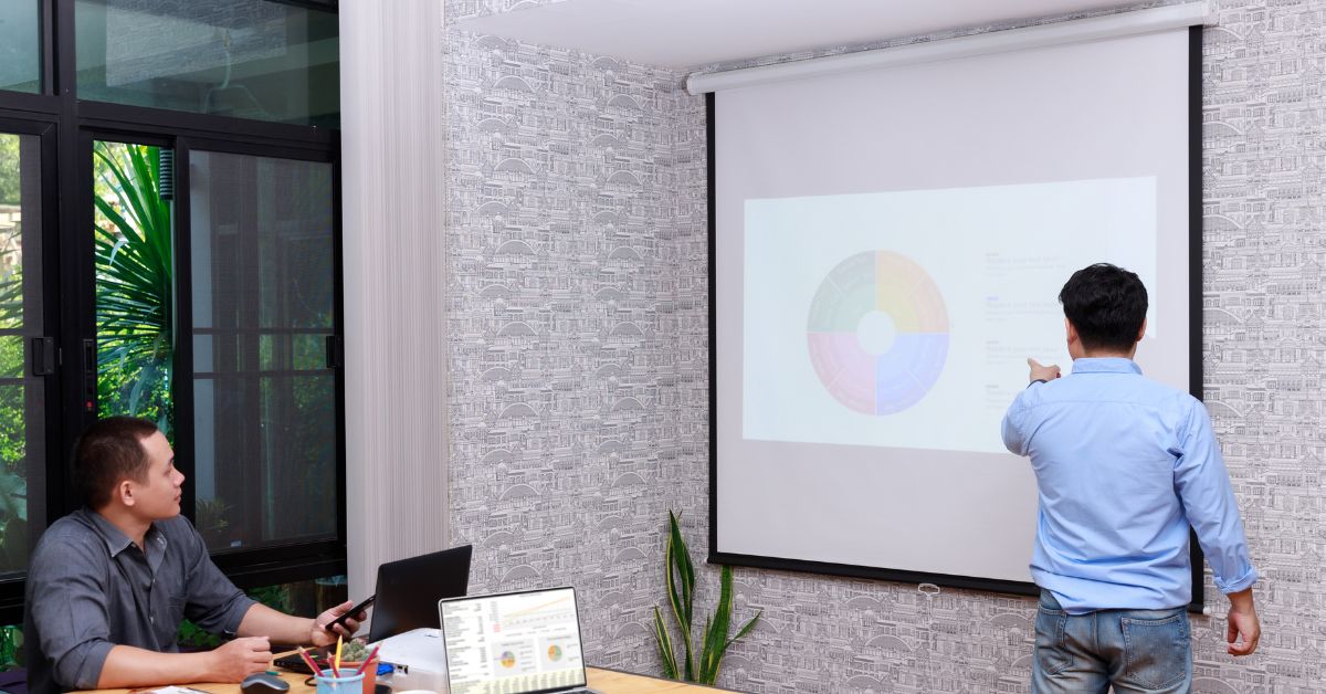 Pelatihan Presentasi: Teknik Dasar Presentasi Efektif untuk Pemula dan Profesional