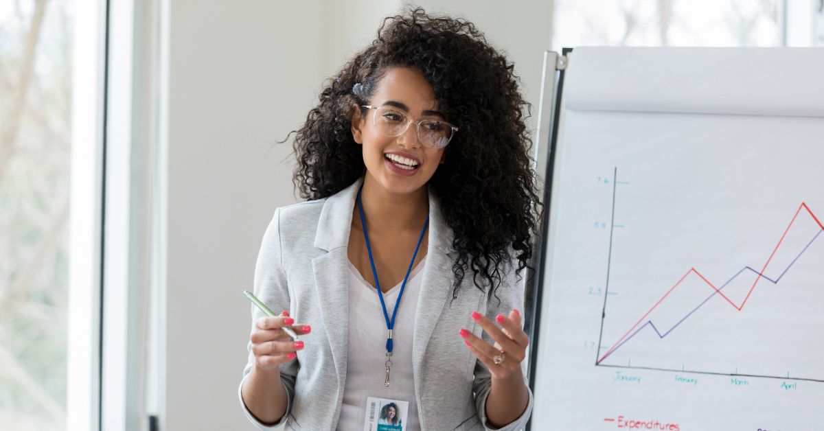 7 Tanda Anda Butuh Training Public Speaking Profesional untuk "Level Up" Karier