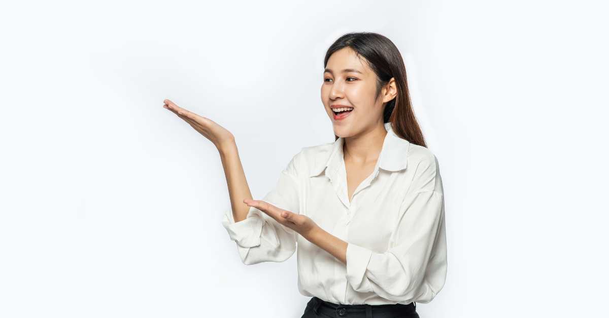 7 Body Gesture yang Baik saat Presentasi: Rahasia Bangun Otoritas Instan di Depan Publik