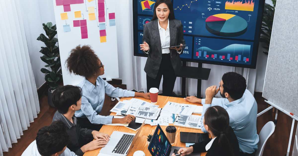 Teknik Storytelling dalam Presentasi Bisnis: Cara Membuat Slide yang Meyakinkan Klien dan Memenangkan Tender